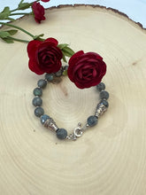 Load image into Gallery viewer, Faceted Labradorite And Silver Gemstone Beaded Bracelet