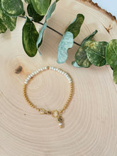 Load image into Gallery viewer, Baroque pearl and gold filled clasp bracelet
