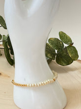 Load image into Gallery viewer, Baroque pearl and gold filled clasp bracelet