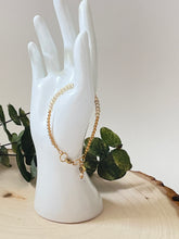 Load image into Gallery viewer, Baroque pearl and gold filled clasp bracelet