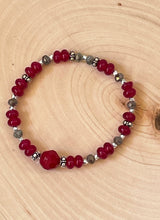 Load image into Gallery viewer, Red Jade and Labradorite Silver Bracelet