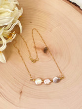 Load image into Gallery viewer, Sand Dollar Genuine Pearl Choker necklace