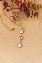 Load image into Gallery viewer, Trio Sand Dollar Pearl Choker Necklace