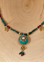 Load image into Gallery viewer, Turquoise And Coral Kundan Necklace