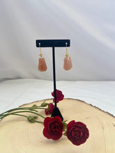 Load image into Gallery viewer, Peach Moonstone and Gold Dangle Earrings
