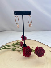 Load image into Gallery viewer, Gold Long D-Ring with Coin Pearls
