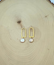Load image into Gallery viewer, Gold Long D-Ring with Coin Pearls
