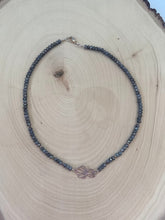 Load image into Gallery viewer, Labradorite Choker with Sterling Silver Shell Link
