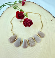 Load image into Gallery viewer, Peach Moonstone and Gold Statement Necklace

