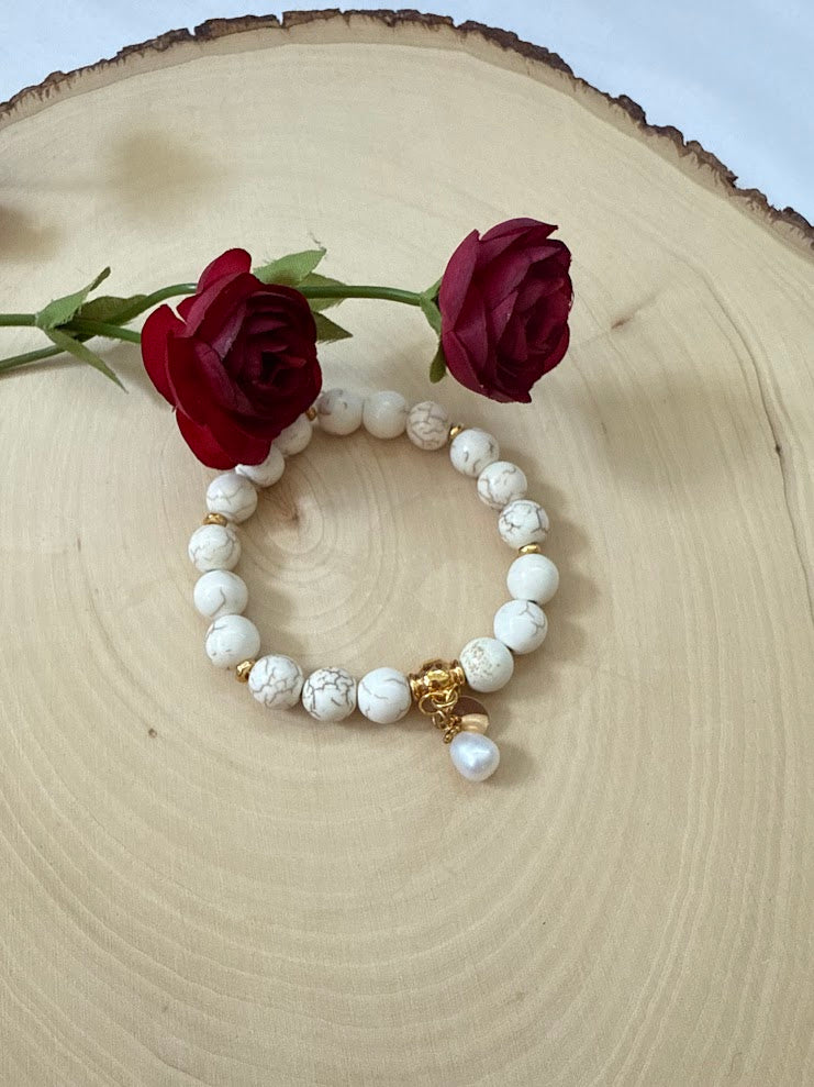 White Howlite and Gold Stretch Bracelet