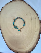 Load image into Gallery viewer, A Tibetan Style Inlaid Bead and Turquoise Clasp Bracelet
