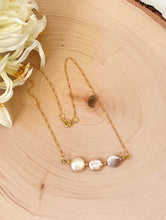 Load image into Gallery viewer, Sand Dollar Genuine Pearl Choker necklace
