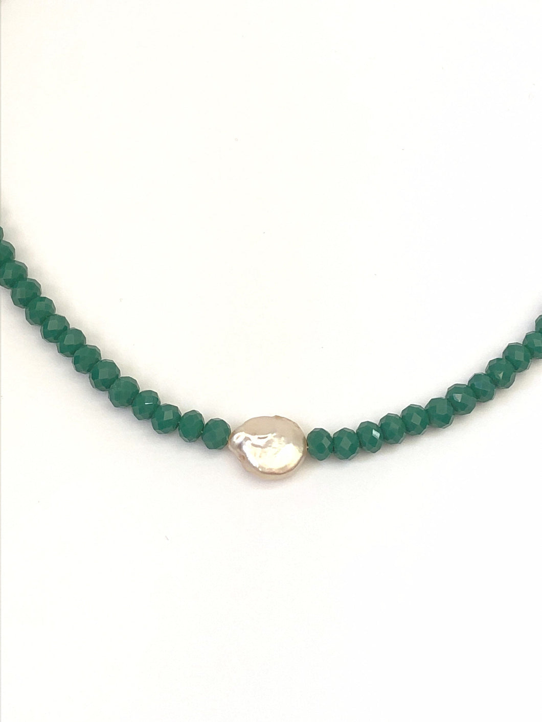 Sand Dollar Pearl Choker Necklace With Emerald Green Beads
